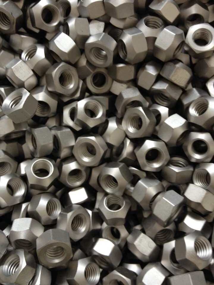 Écrou la solution de fixation adaptée.