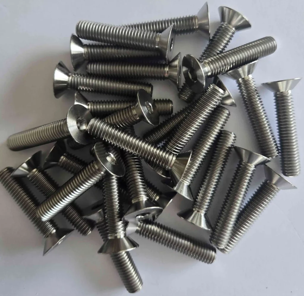 Assortiment de vis titane DIN 7991