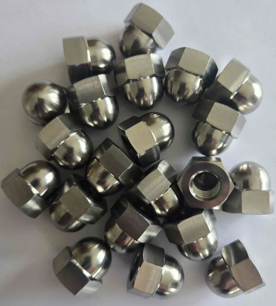 écrou borgne titane pour finition esthétique