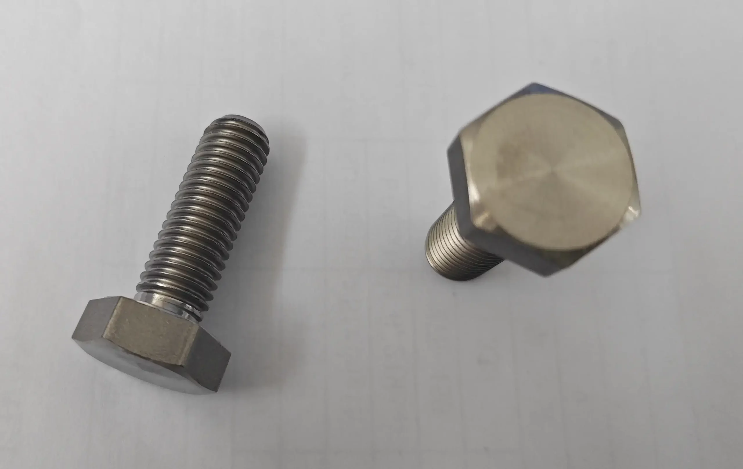  vis tête hexagonale titane ISO4017/DIN 933
